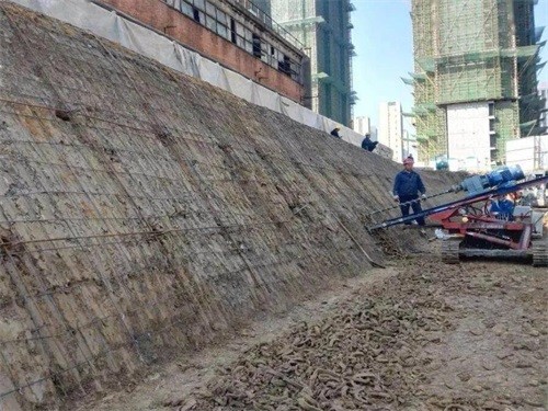 红安建筑边坡支护